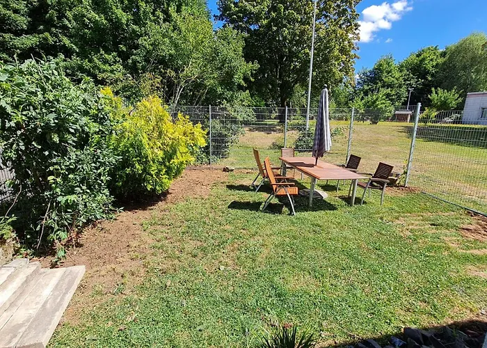 Ollywood, Pur Im Westerwald, 2 Bis 4 Personen Halbs