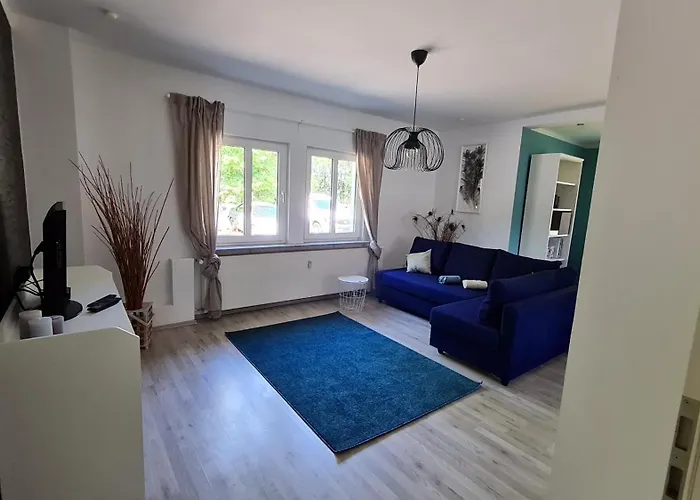 Ollywood, Pur Im Westerwald, 2 Bis 4 Personen Lägenhet Halbs