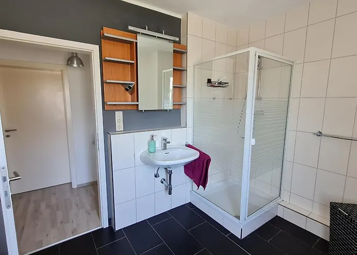 Ollywood, Pur Im Westerwald, 2 Bis 4 Personen * Halbs