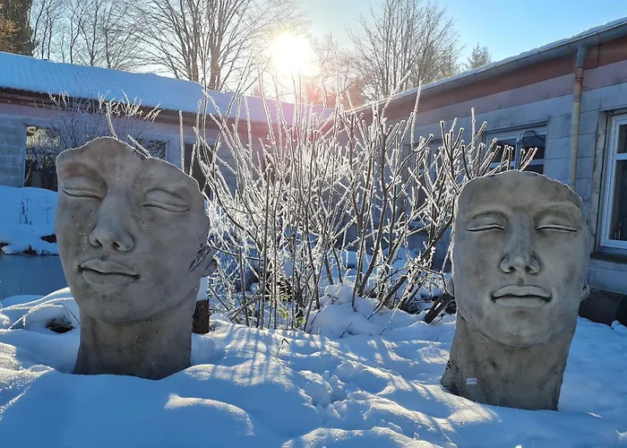 Ollywood, Pur Im Westerwald, 2 Bis 4 Personen * Halbs